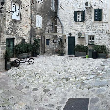 Puerta Hotel Kotor Bagian luar foto