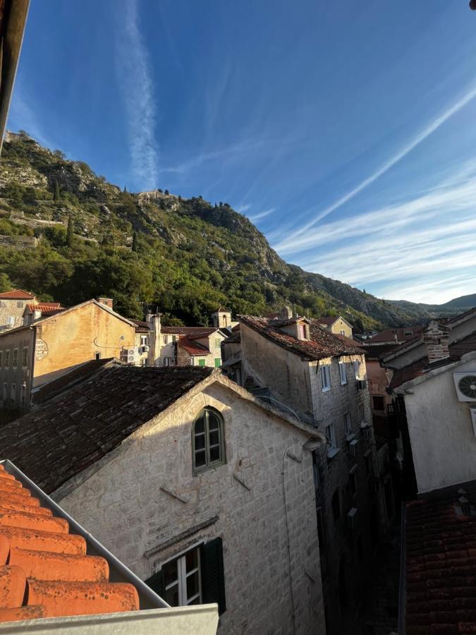 Puerta Hotel Kotor Bagian luar foto